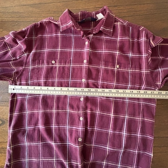 Woolrich vintage Burgundy women's button down plaid shirt size 12 - Picture 10 of 13